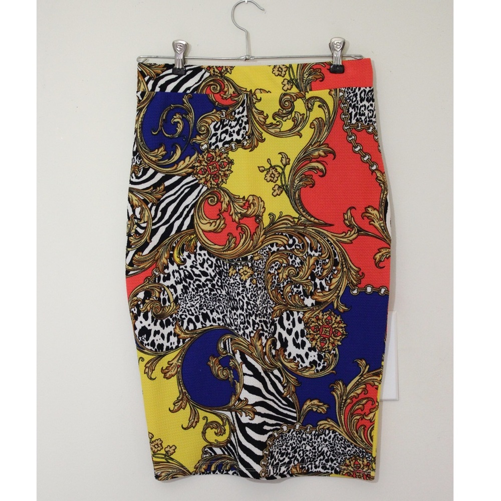 UK2LA Colorful Patterned Skirt Size Large - Picture 2 of 5